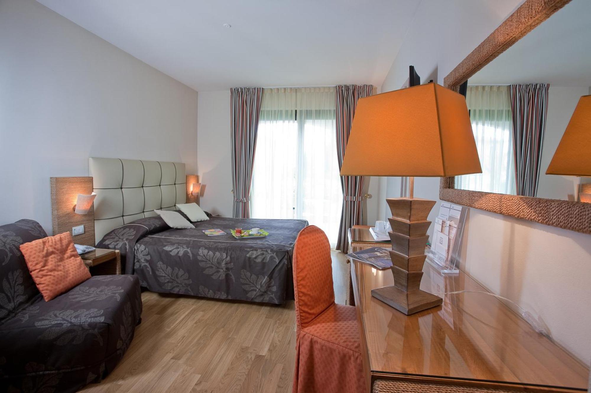 Hotel Arena ซีร์มิโอเน ภายนอก รูปภาพ