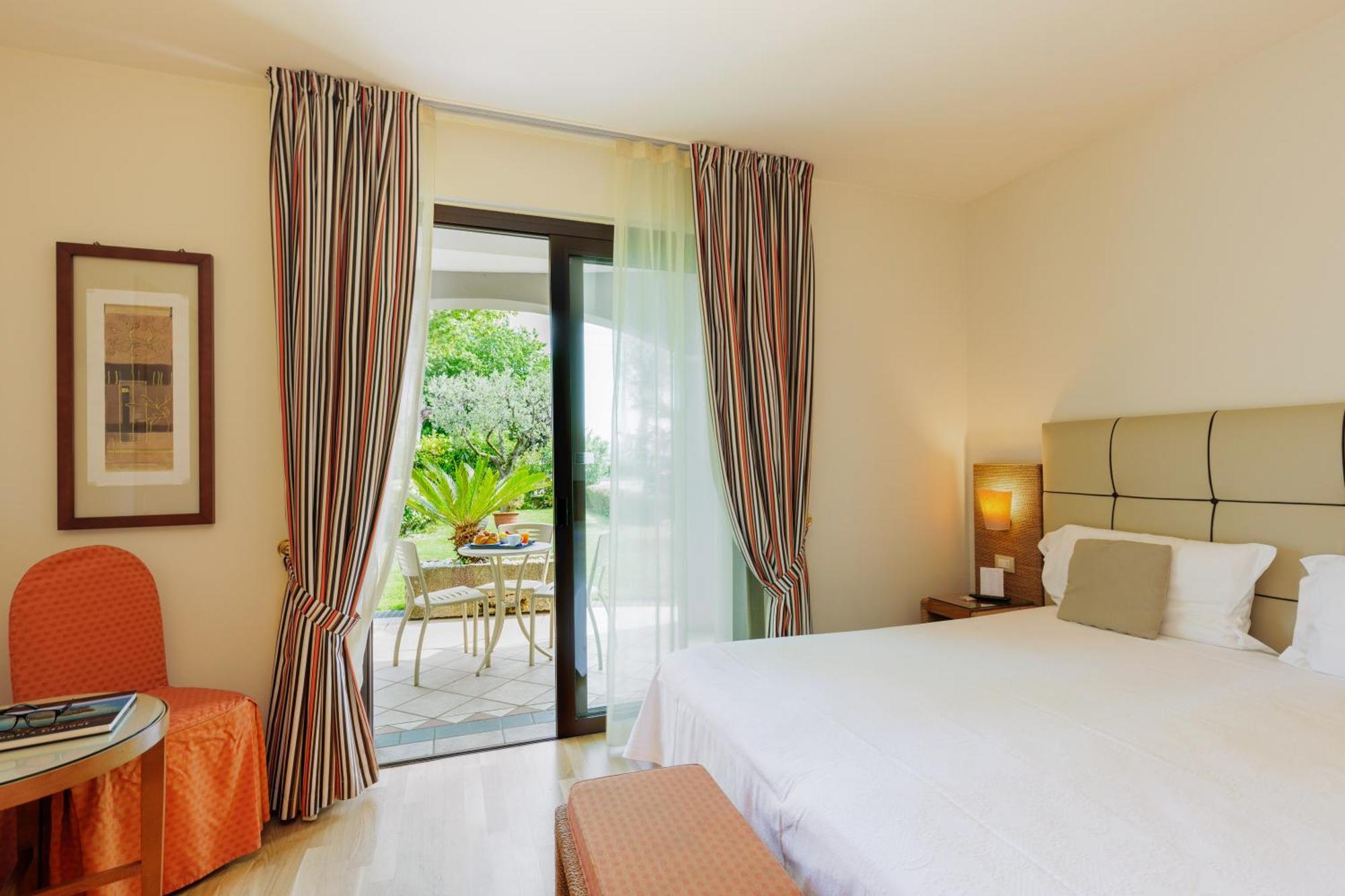 Hotel Arena ซีร์มิโอเน ภายนอก รูปภาพ
