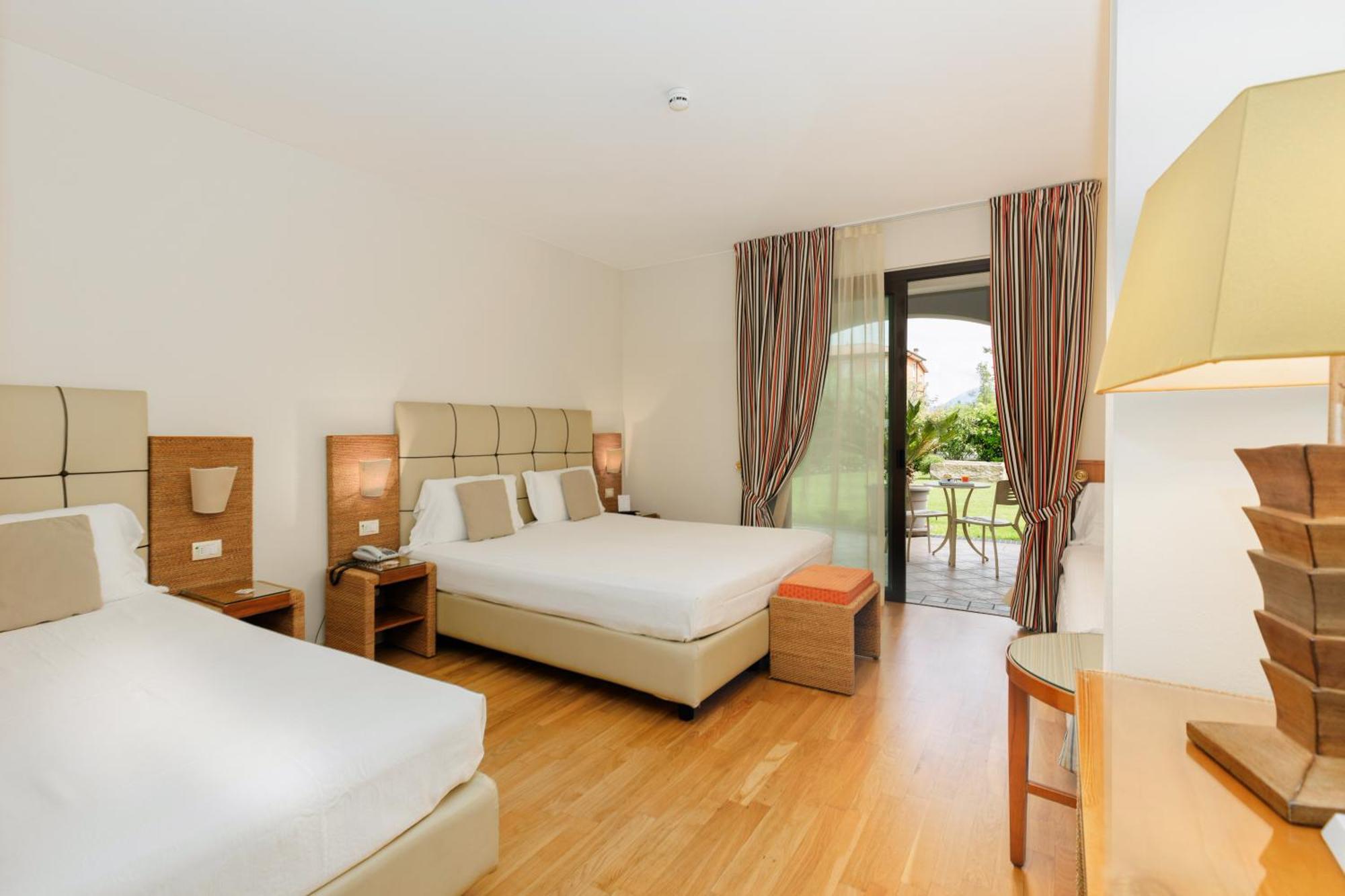 Hotel Arena ซีร์มิโอเน ภายนอก รูปภาพ