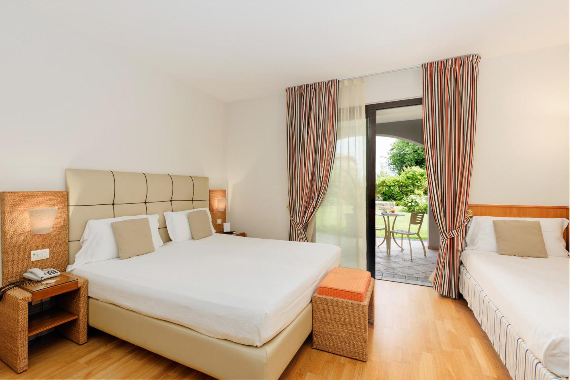 Hotel Arena ซีร์มิโอเน ภายนอก รูปภาพ