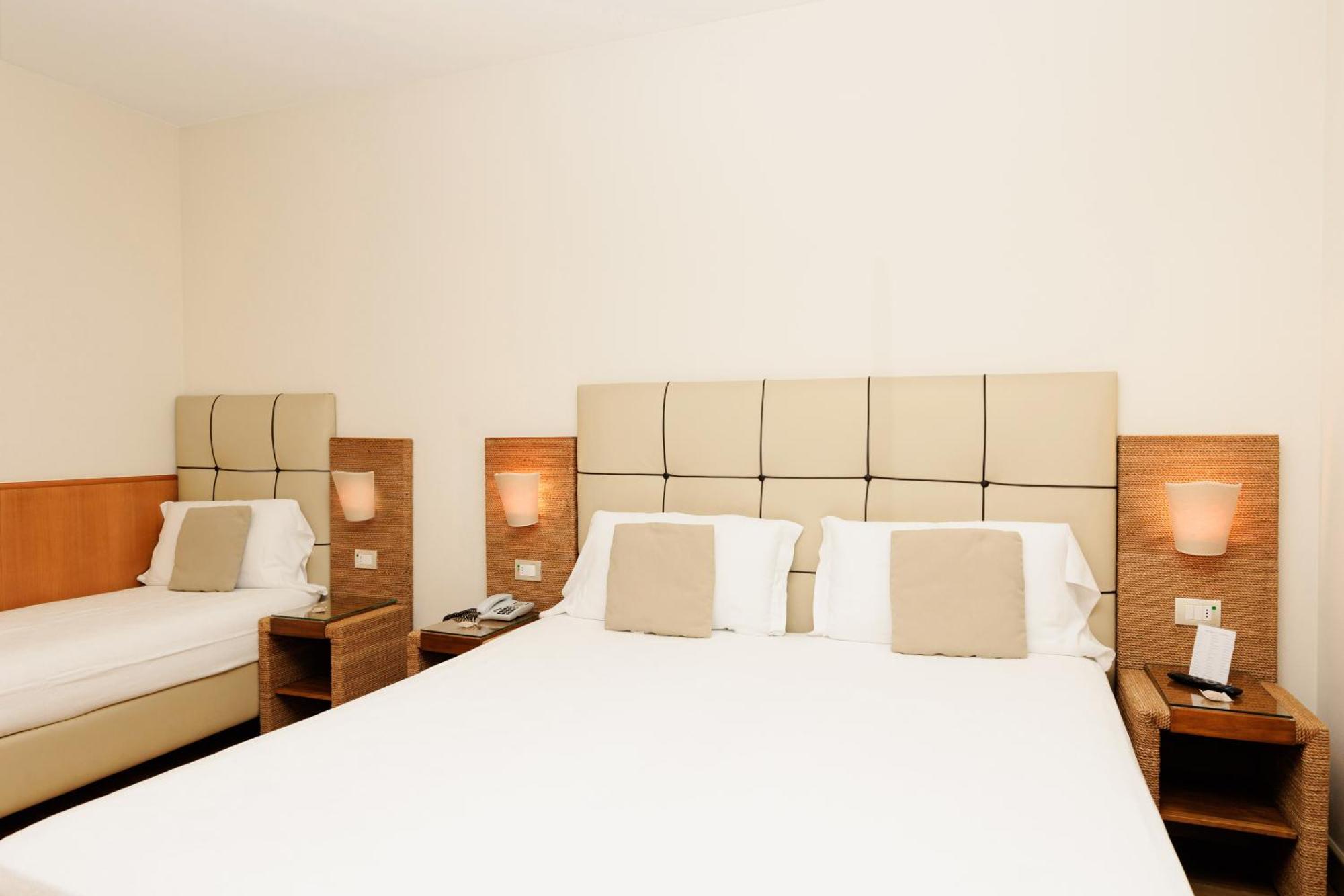 Hotel Arena ซีร์มิโอเน ภายนอก รูปภาพ