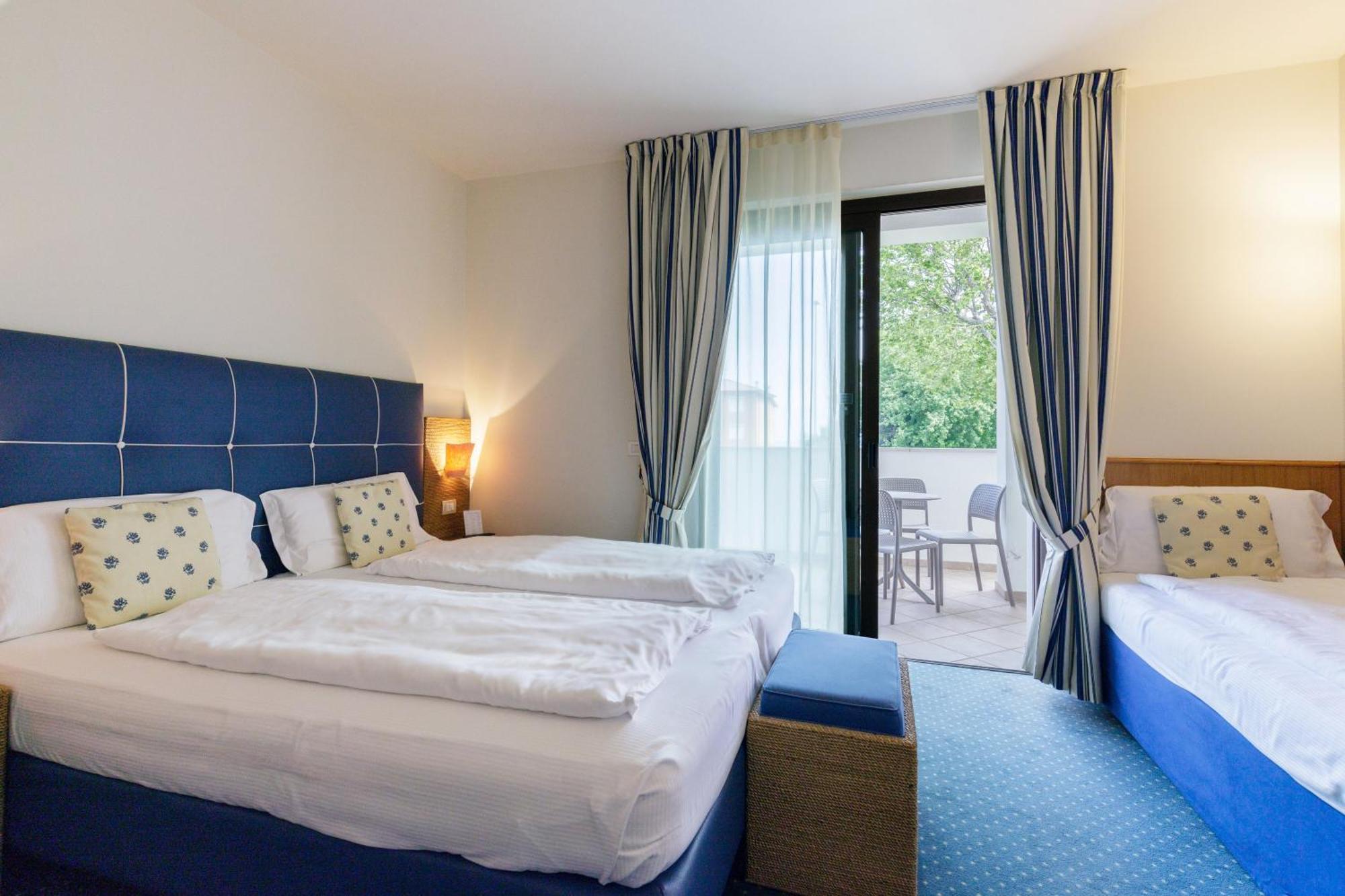 Hotel Arena ซีร์มิโอเน ภายนอก รูปภาพ
