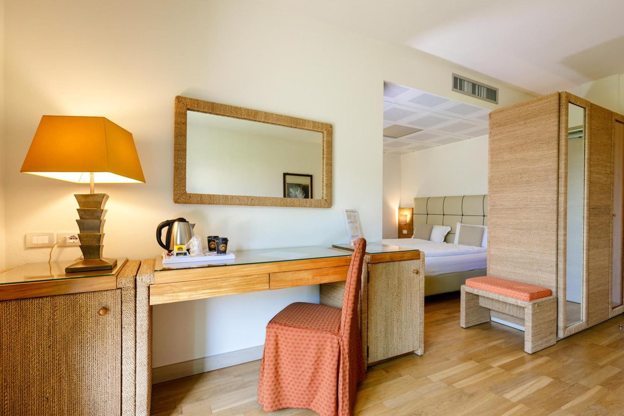 Hotel Arena ซีร์มิโอเน ภายนอก รูปภาพ