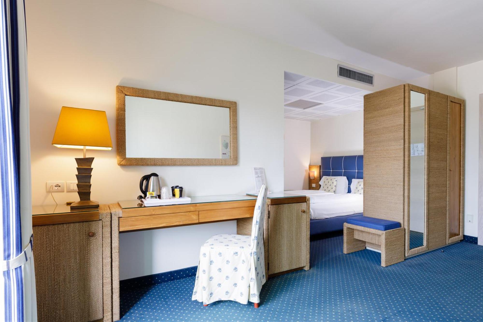 Hotel Arena ซีร์มิโอเน ภายนอก รูปภาพ