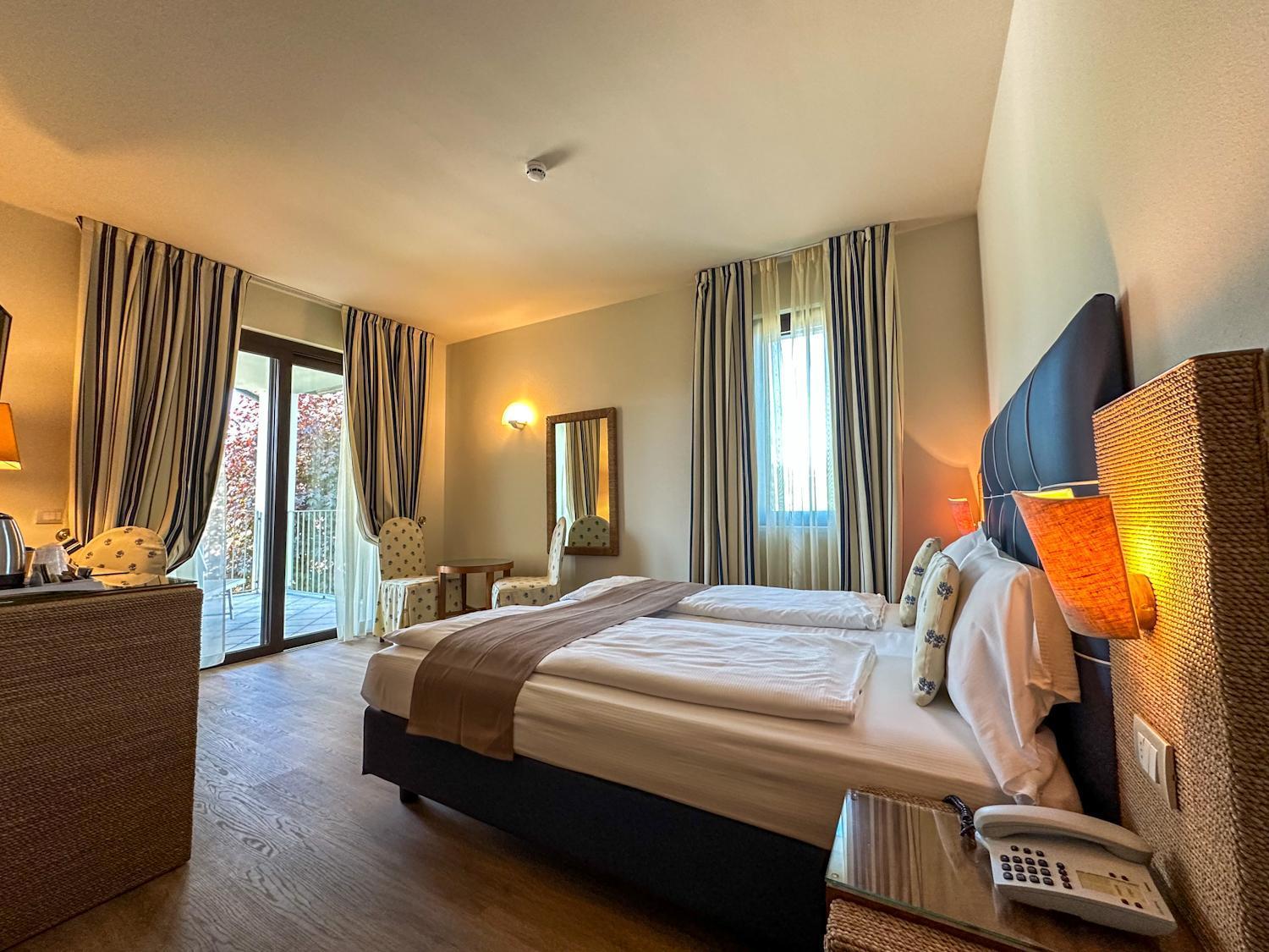 Hotel Arena ซีร์มิโอเน ภายนอก รูปภาพ