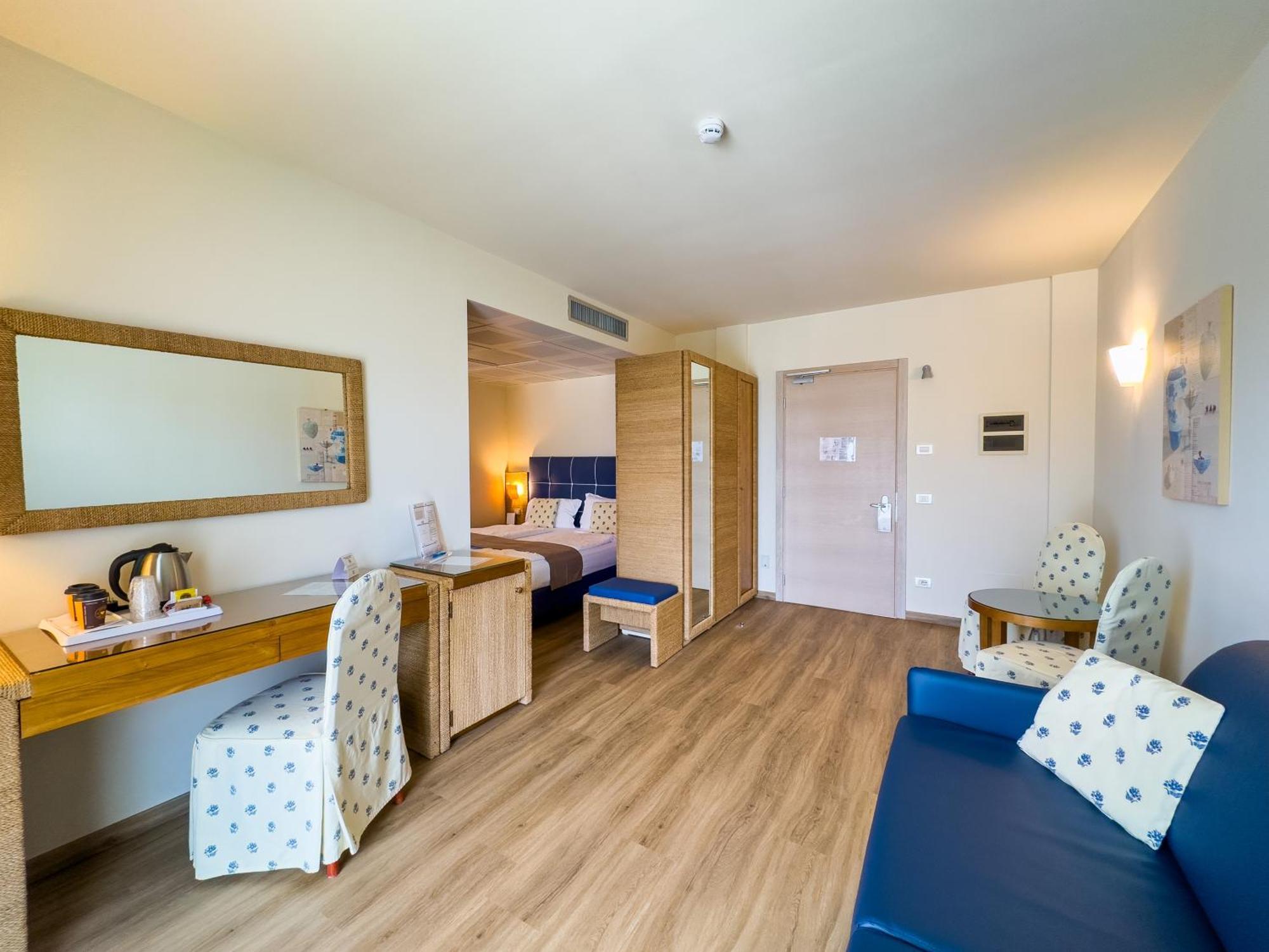 Hotel Arena ซีร์มิโอเน ภายนอก รูปภาพ